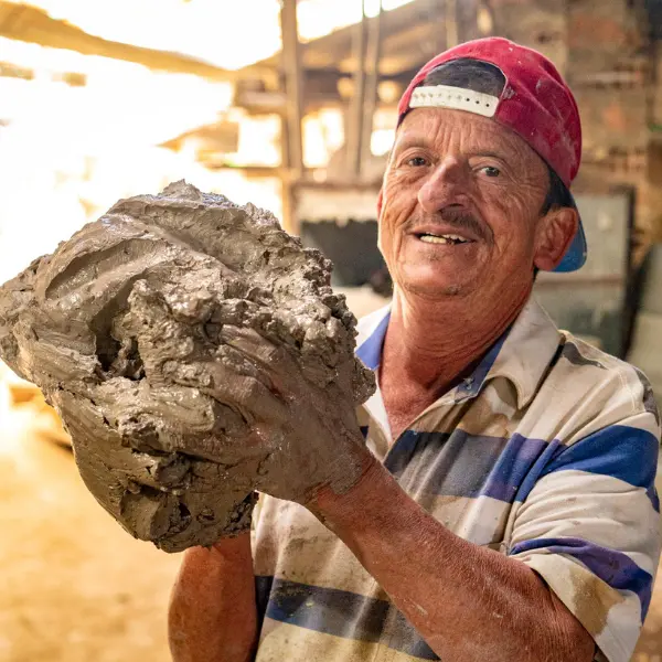 Experiencia tras los pasos del barro: tradición y arte
