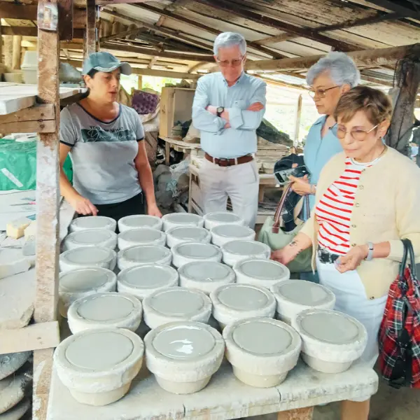 Experiencia tras los pasos del barro: tradición y arte